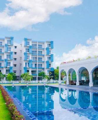 Negombo Apartamento | Santorini 2BR Resort Apt - Negombo Beach & Airport