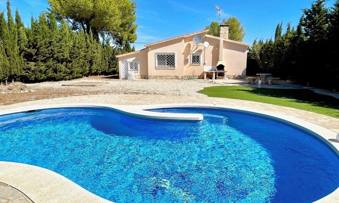 Les Tres Cales Villa | SAONA VILLAS (VN CARL) : Villa, private swiming pool, wifi, 4 people