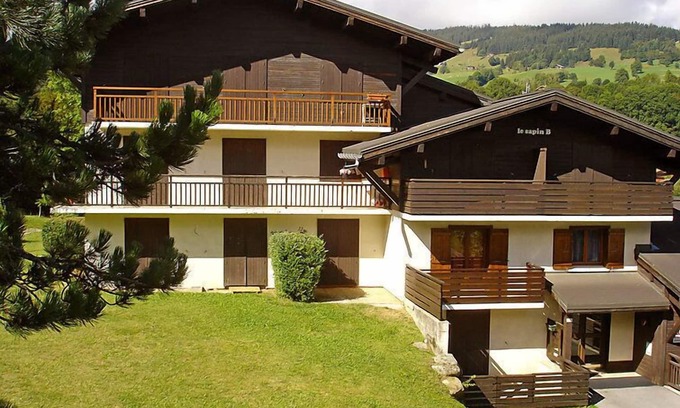 Demi-Quartier Apartamento | Sapin B by Interhome
