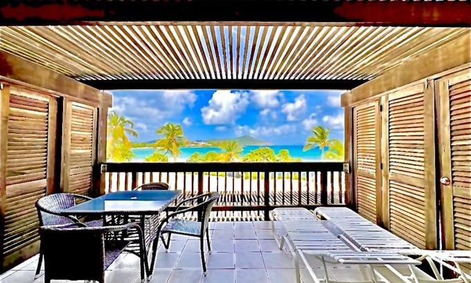 Red Hook Apartamento | Sapphire Beachfront Condo - View of Paradise - Free Wi - Fi