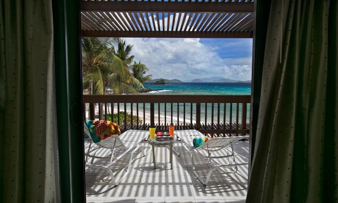 Red Hook Apartamento | Sapphire Beachfront Condo - Free Wi-Fi - Save!