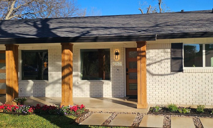 Georgetown Casa | Sapphire Gem - In Downtown Georgetown