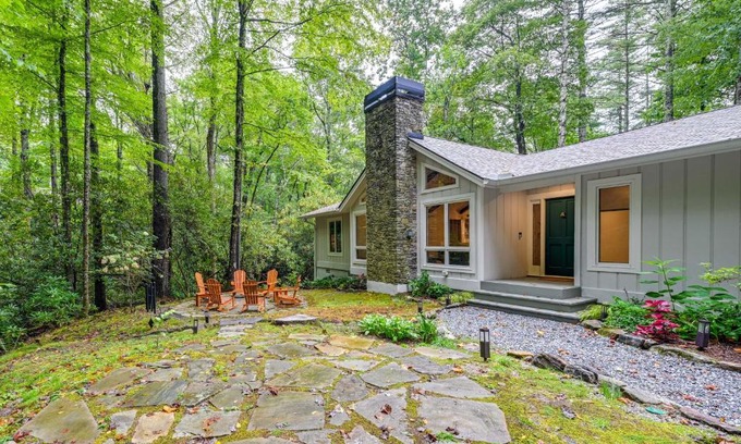 Cashiers Casa | Sapphire Home with Fireplace Near Skiing and Hiking!