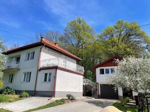 Sarajevo Apartamento | Sarajevo Apartment Green Oasis - free parking, fruit garden, gratis fruit, bbq, capacity max 4 people