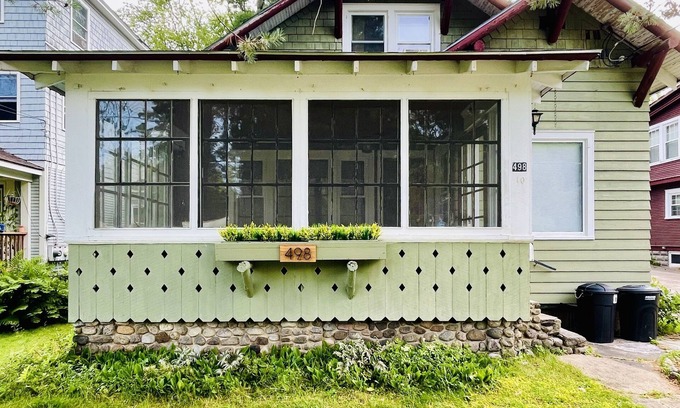 Saranac Lake Casa | Saranac Lake Village Cure House