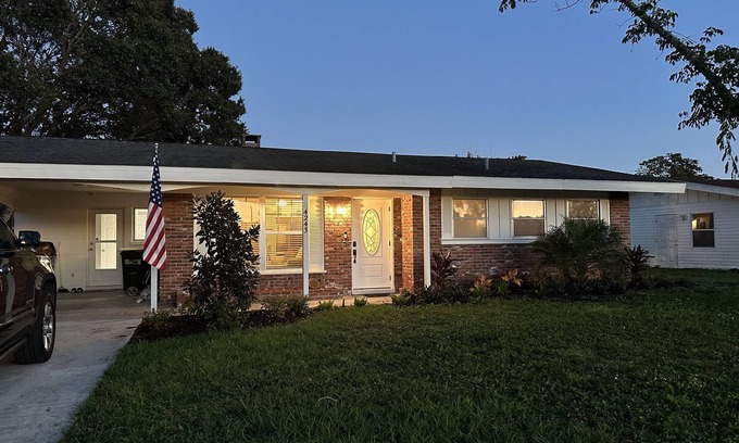 South Gate Ridge Casa | Sarasota house near Siesta Key