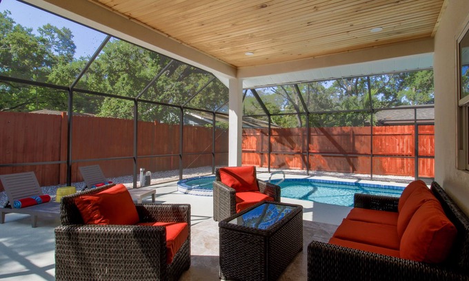 South Gate Ridge Casa | Sarasota modern 3/3 house, saltwater pool, close to beaches and downtown!