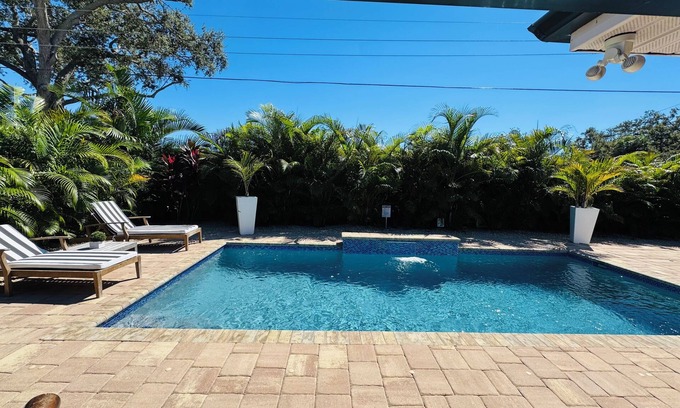 South Gate Ridge Casa | Sarasota Paradise Heated Pool Home Close to Siesta Key Beach.