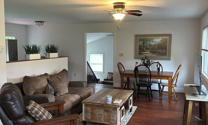 Gansevoort Casa | Saratoga Golf and Racetrack/Explor Lake George