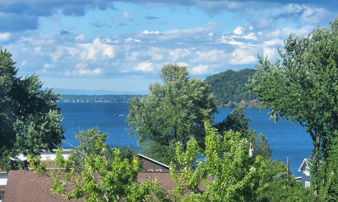 Malta Casa | Saratoga house overlooking the lake