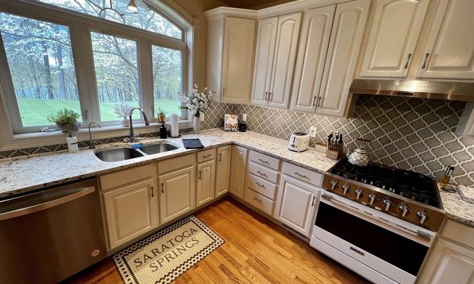 Saratoga Springs Casa | Saratoga Luxury Home with Lake Views and Beach!