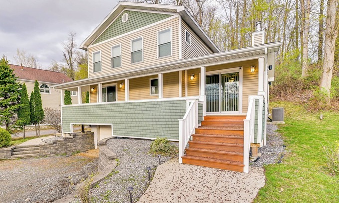 Saratoga Springs Casa | Saratoga Springs Vacation Rental w/ Lake Views!