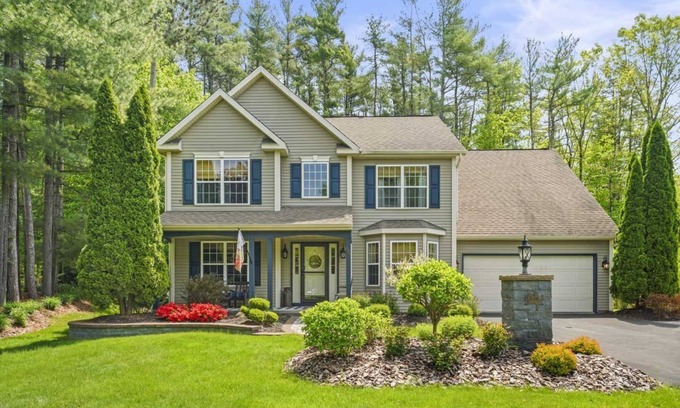 Saratoga Springs Casa | Saratoga Springs/Lake George/Pool/Hot Tub/Families