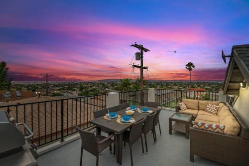 Point Loma Heights Casa | Saratoga Sunset - Rooftop - Sleek - Walk to Beach