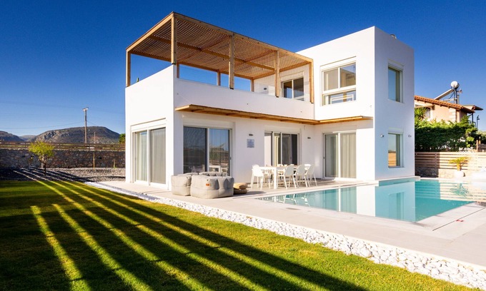 Analipsi Casa | Sardines Luxury Villa 3 with Private poll , garden , parking and Gym