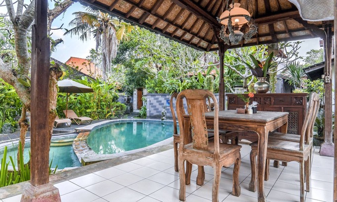 Penestanan Cama Y Desayuno | Sari Bamboo Bungalows