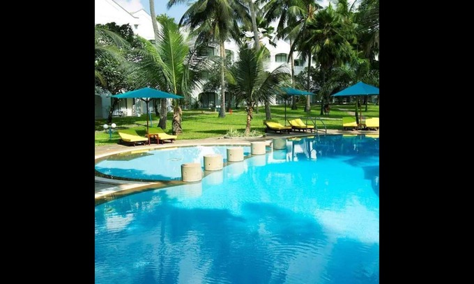 Nyali Cama Y Desayuno | Sarova Whitesands Beach Resort & Spa 1