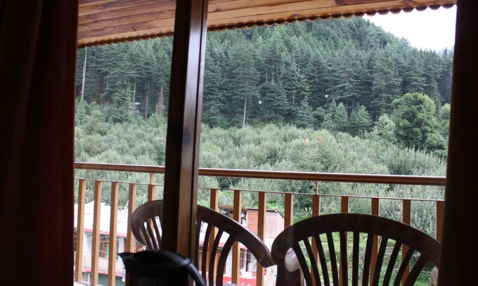 Manali Hotel | Sarthak Resorts
