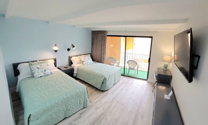 Treasure Island Hotel | Satellite Motel - Endless Summer 121
