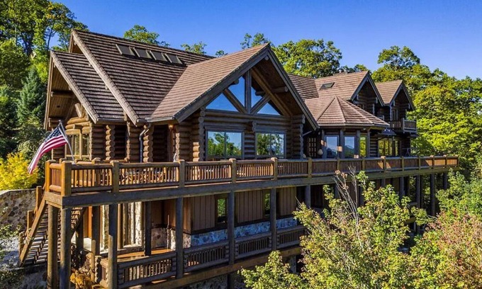 Highlands Cabina | Satulah Vista: Luxe cabin with stunning views minutes from downtown Highlands