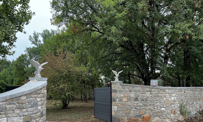 Gramat Casa | Saule, holiday home in residence with swimming pool