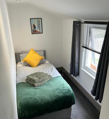 Gillingham Apartamento | Saunders Lodge 4bedroom house sleeps up to 6