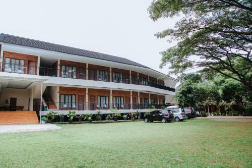 Bogor Hotel | Saung Dolken Syariah Resort & Hotel