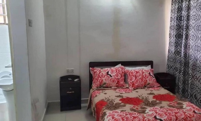 Freetown Apartamento | Savagem Furnished Apartment