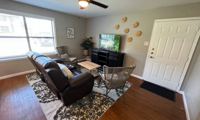 College Station Apartamento | Savannah: 1st Floor-Walk to A&M-Comfy King Beds