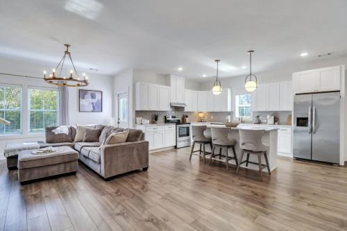 Whitemarsh Island Casa | Savannah Comfort Sanctuary by Oatland Island Wildlife Center