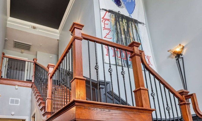 Old West Broad Neighborhood Casa | Savannah Frederick - Entire Home