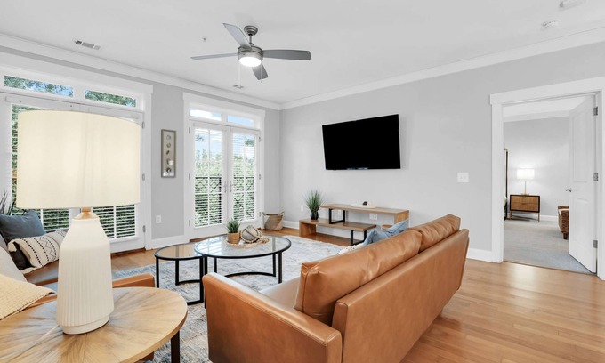 Old West Broad Neighborhood Apartamento | Savannah Residences|Private Parking|5BR/4BA