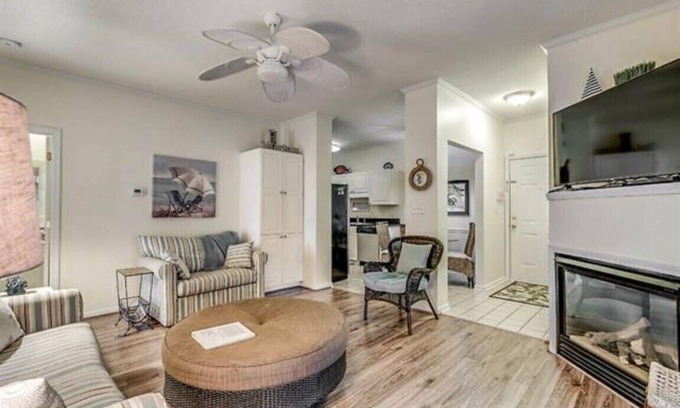 Vaught Condominio | Savannah Shores, 2BR, 1BA Gated