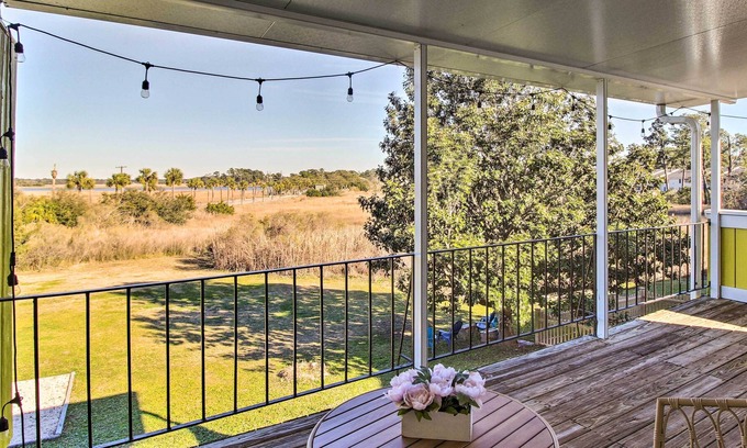 Thunderbolt Casa | Savannah Townhome w/ Deck - 15 Mi to Beach!