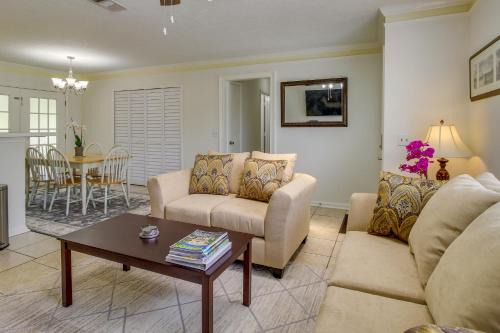 Whitemarsh Island Casa | Savannah Vacation Rental about 8 Mi to River Street!