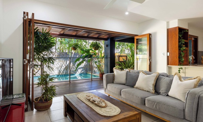 Port Douglas Villa | Savannah Villa Elua