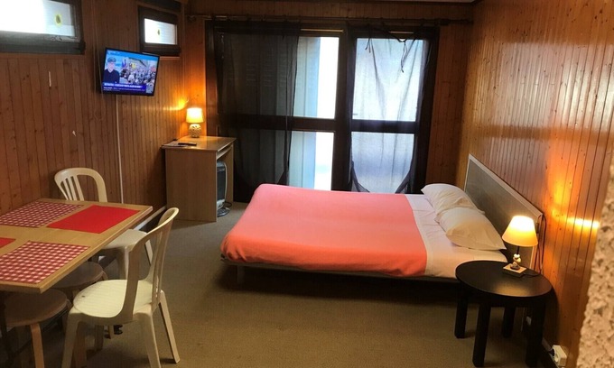 Saint-Julien-en-Genevois Hotel | SAVOIE HOTEL * * * A LAS PUERTAS DE GINEBRA