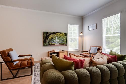 Pooler Casa | Savvy Retreat Pooler King Bed Gym Pool