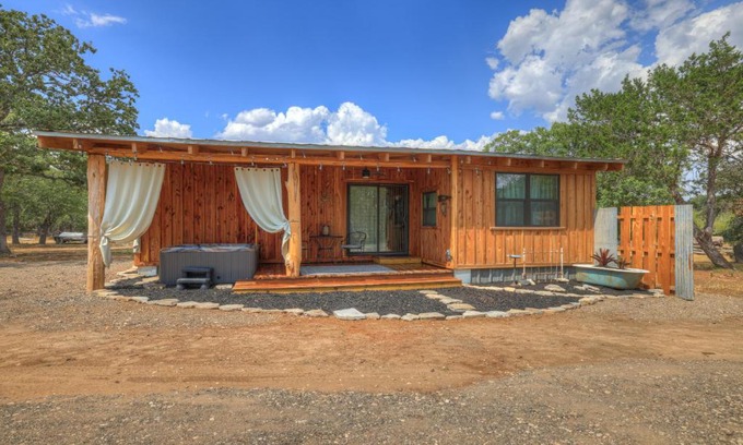 Fredericksburg Casa | Saw Mill Cabin