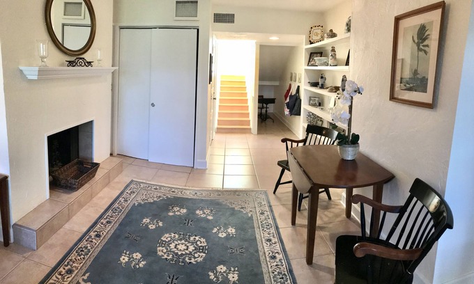 Sawgrass Casa | Sawgrass Condo / Deer Run Dr, 3 habitaciones, 3 baños! Con vistas a pequeño estanque y jardín.