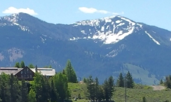 Ketchum Casa | Sawtooth City Elegance, vistas de 360 ​​°, mucho sol, paz y tranquilidad