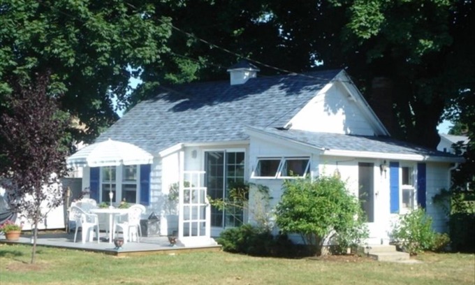 Old Saybrook Center Cabaña | Saybrook Point Cottage - Encantador y privado
