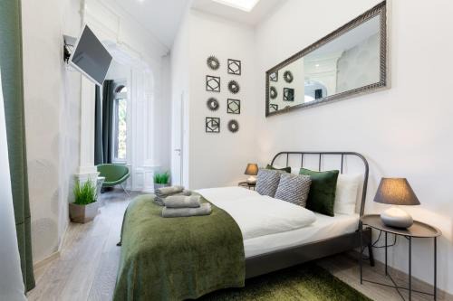 Csarnok negyed Hotel | SB Panzió