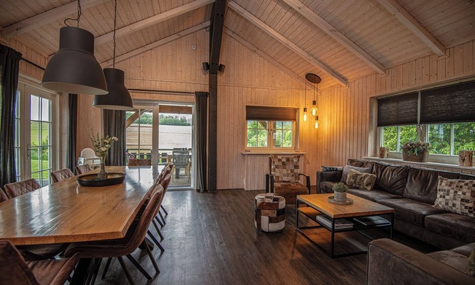 Kuestelberg Casa | Lodge escandinavo con bañera de hidromasaje cerca de Winterberg