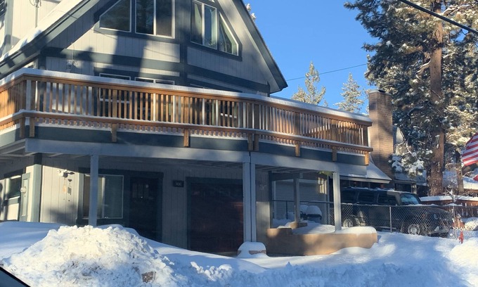 Boulder Bay Chalet De Esquí | Scandinavian Chalet in Coveted Boulder Bay-- 5 mins walk lake & near Ski Resort