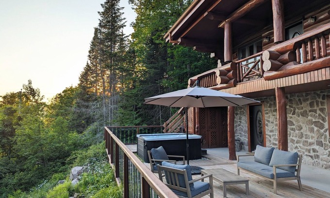 Saint-Faustin-Lac-Carre Chalet De Esquí | Scandinavian Log House – Golf, Spa & Sunny Summer Lake Getaway
