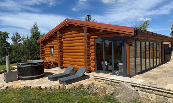 Crook Cabina | The Log Cabin at The Barn