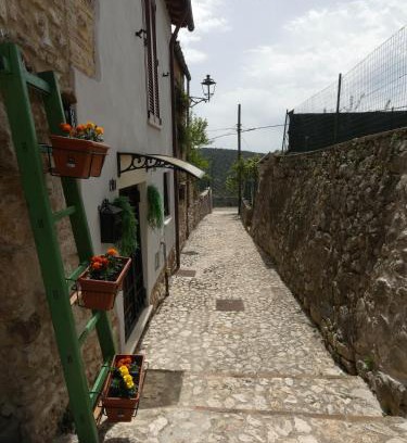 Amelia Apartamento | SCAPPO IN UMBRIA, Vicoletto