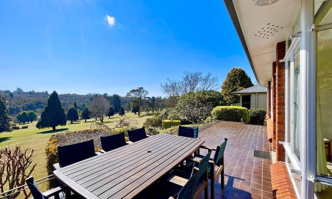 Blackheath Casa | Scarlett's Place - Golf Retreat, 4 Bedroom, 2 Bathroom, Sauna, BBQ, Deck, Accessible