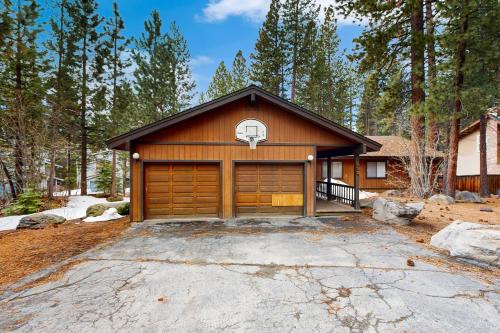 Incline Village Casa | Scenes of Evergreens